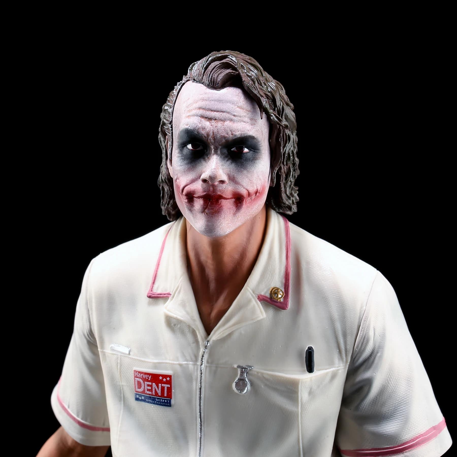 اکشن فیگور جوکر با لباس پرستاری