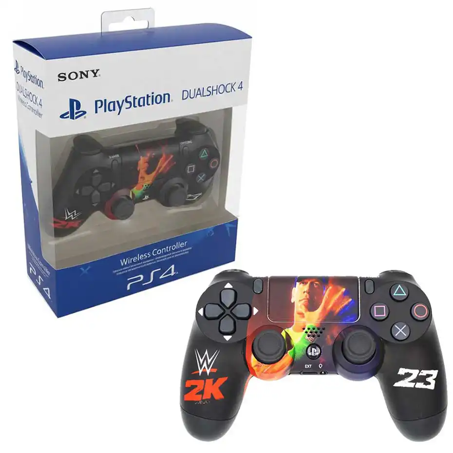 خرید دسته بازی PS4 مدل DualShock 4 High Copy John Cena مشکی؛ کنترلر بی‌سیم سازگار با PS4 Fat، Slim و Pro، دارای باتری داخلی 1000mAh، جوی‌استیک و 18 دکمه.